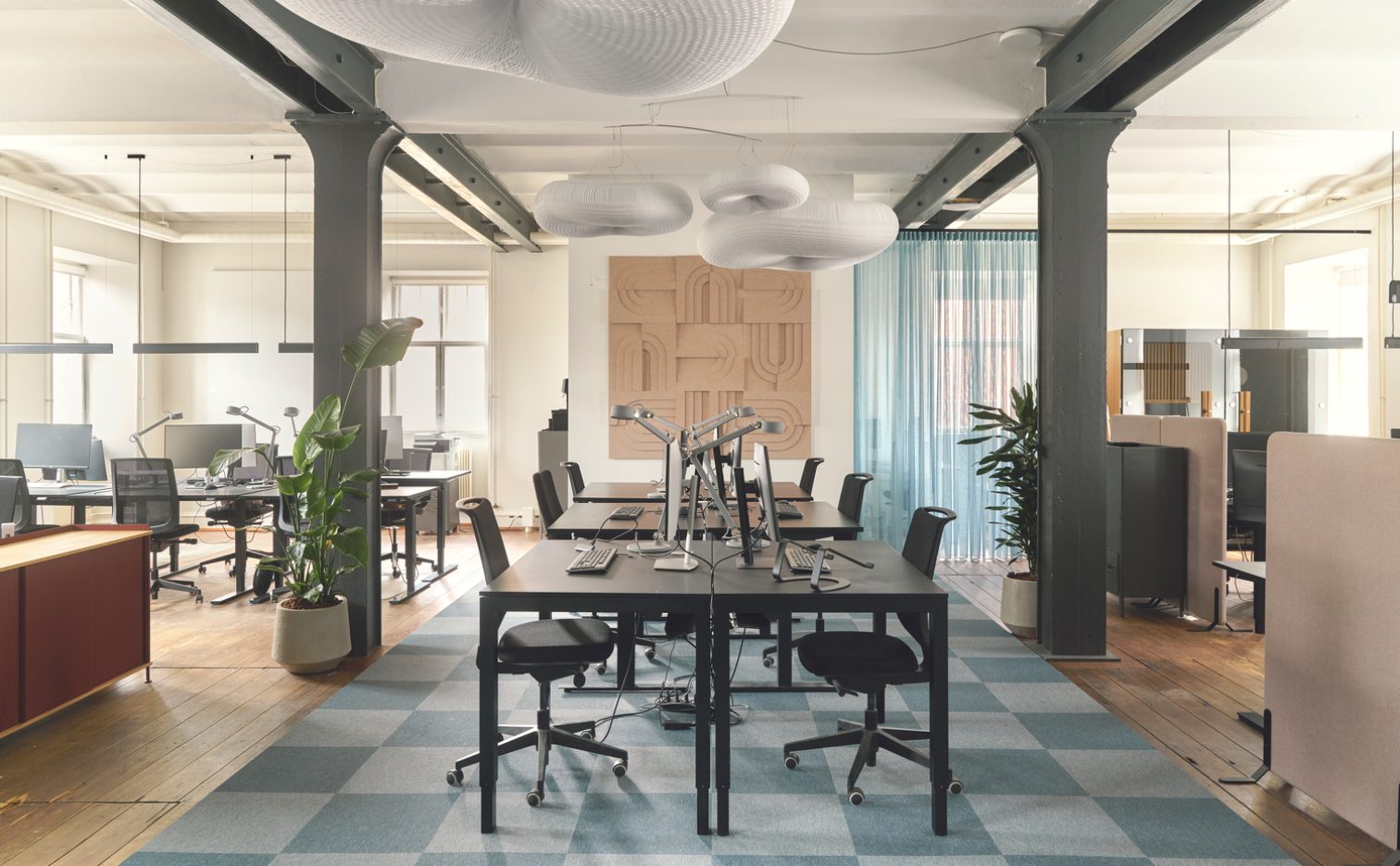 Hoeg + Moller 25.03.16 Capturerebriu5470